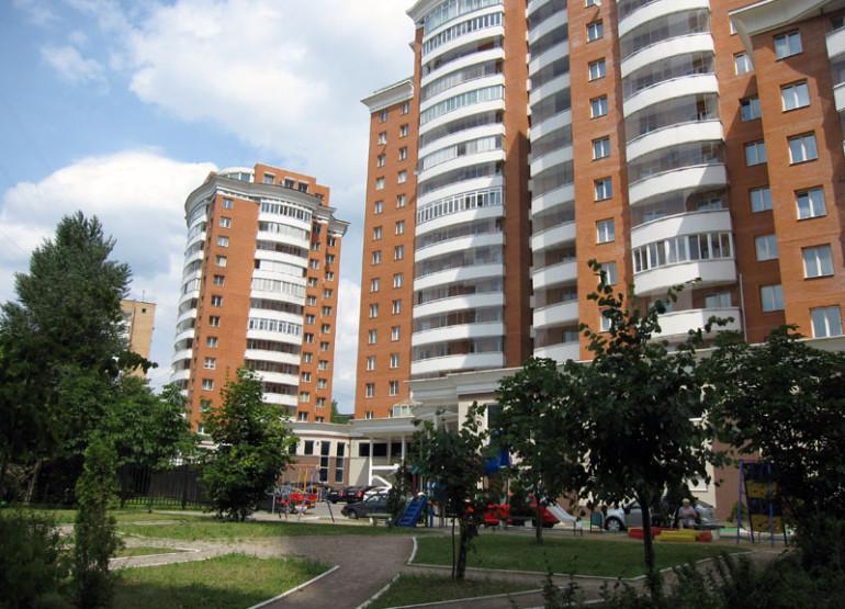 Грин Хаус: Вид от метро или ближайшей остановки